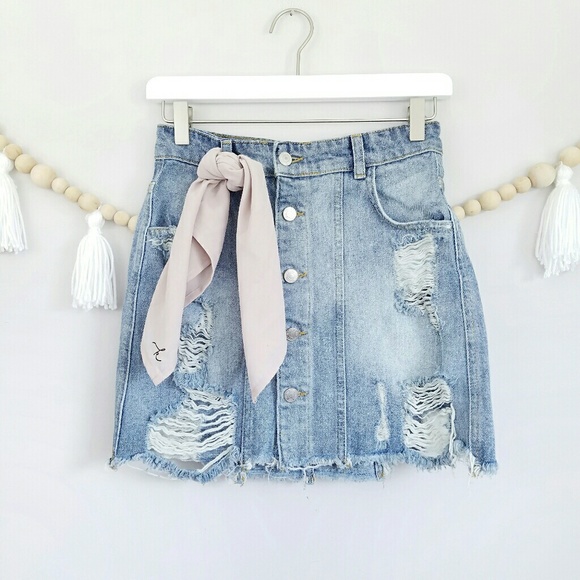 Free People Dresses & Skirts - Free People Light Wash Distressed Mini Skirt EUC 0